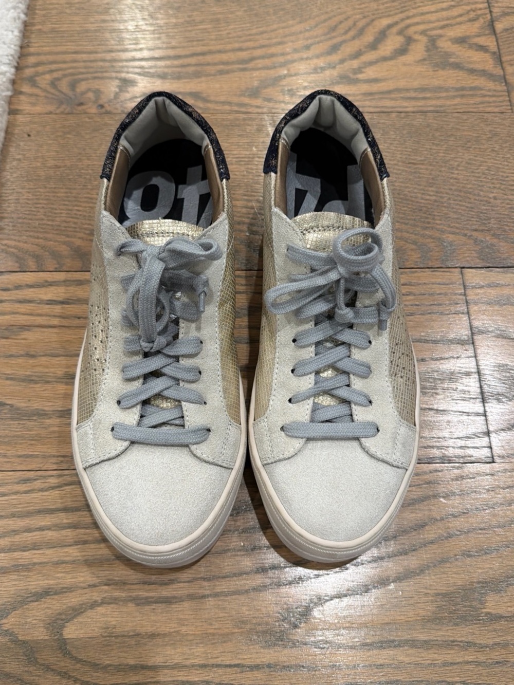 P448 Casual Low-Top Sneakers in Light Gray and Gold
